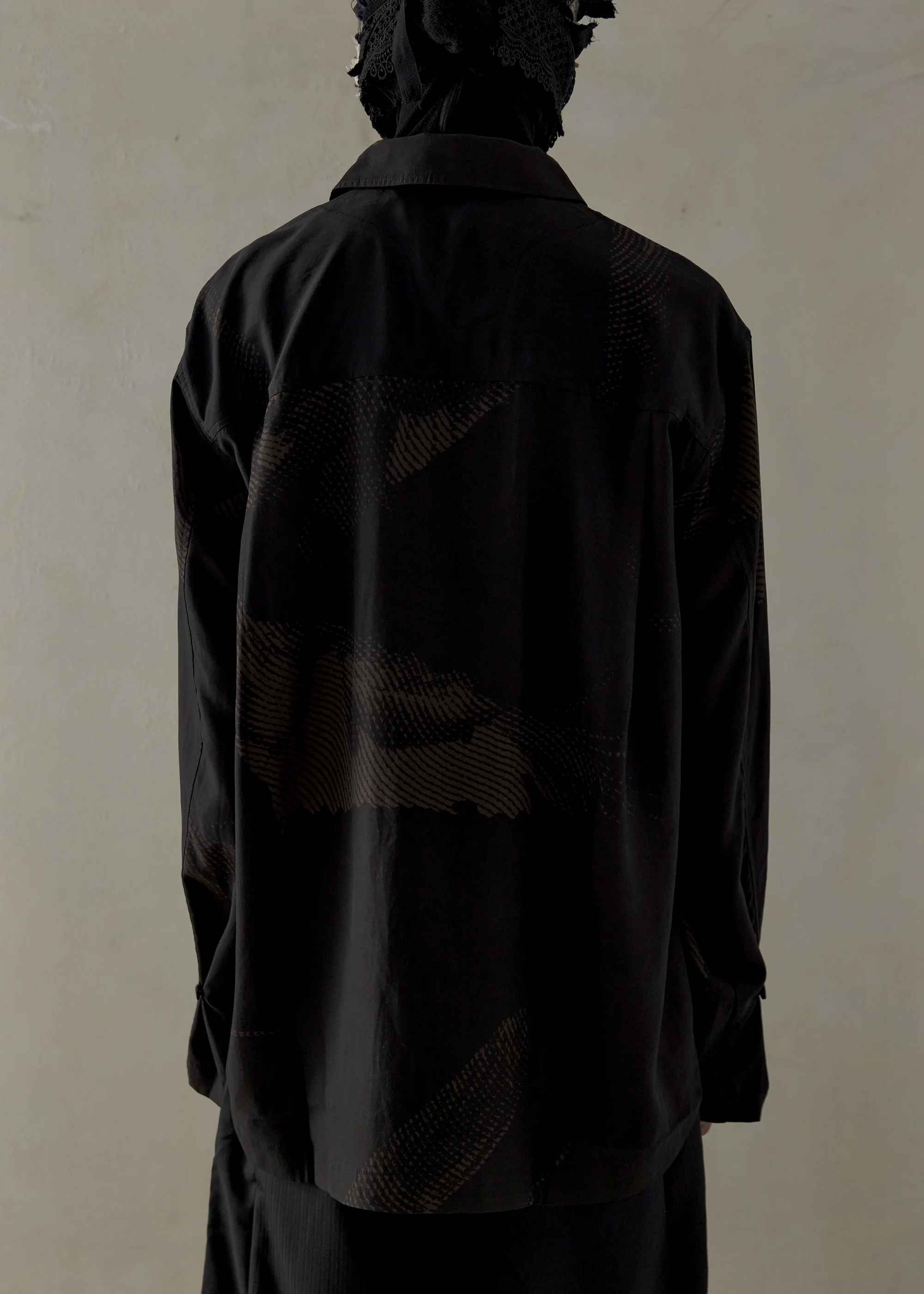 23FW|Seasonal Print LS(Black) - Image 4