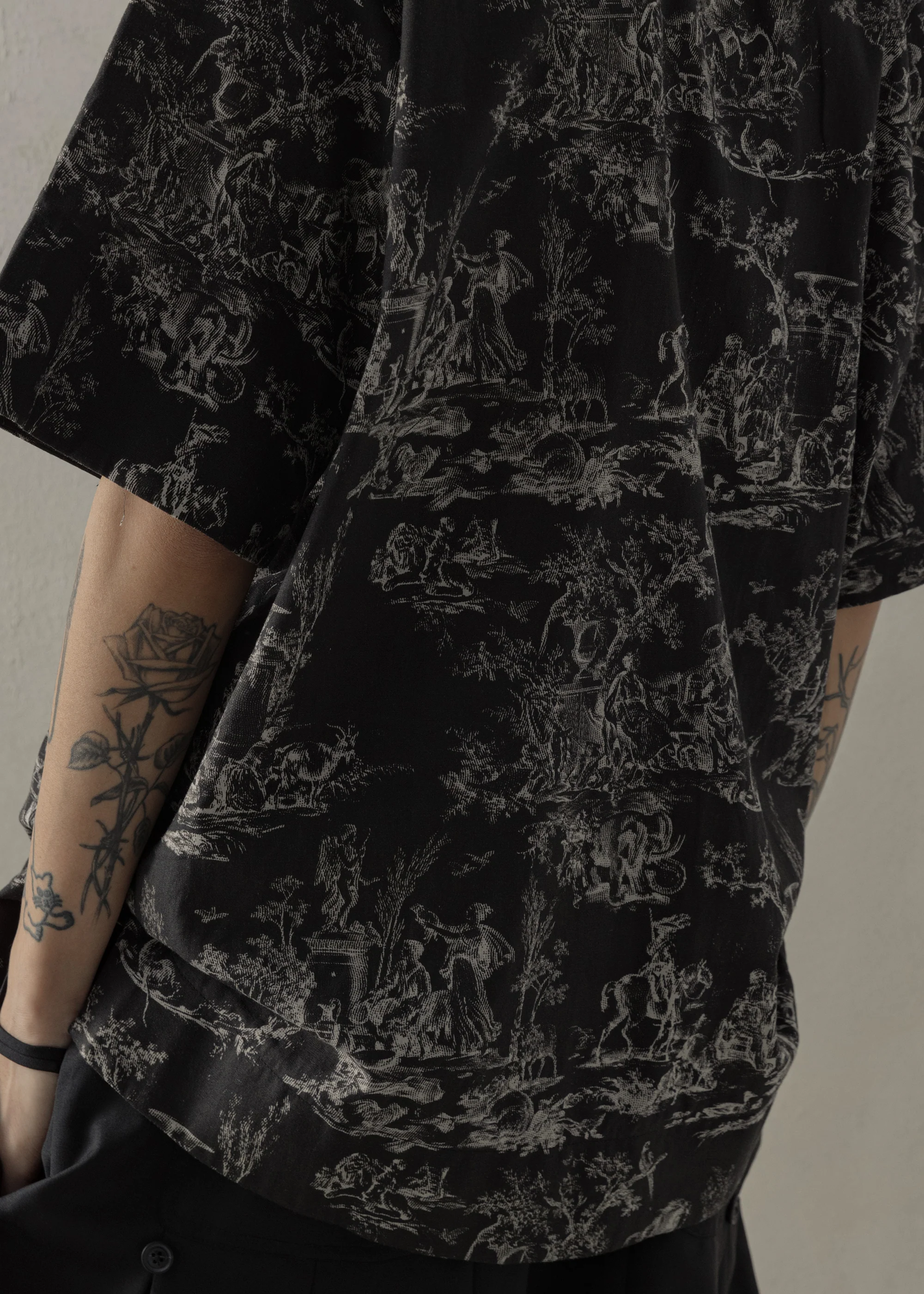 24SS|Seasonal Print SS(Black) - Image 4