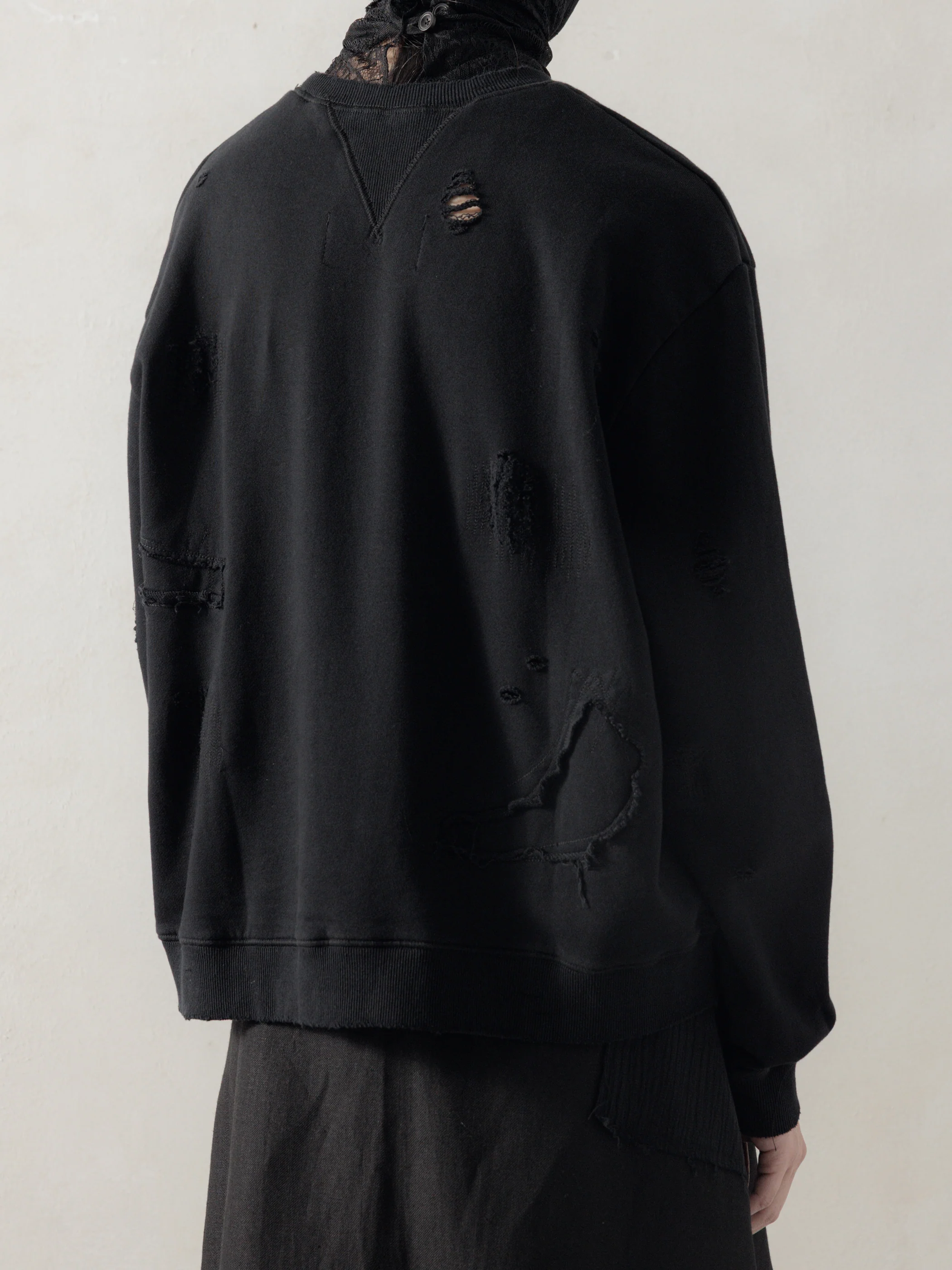 25FW｜Double V Destroyed Sweater (Black) - Image 3