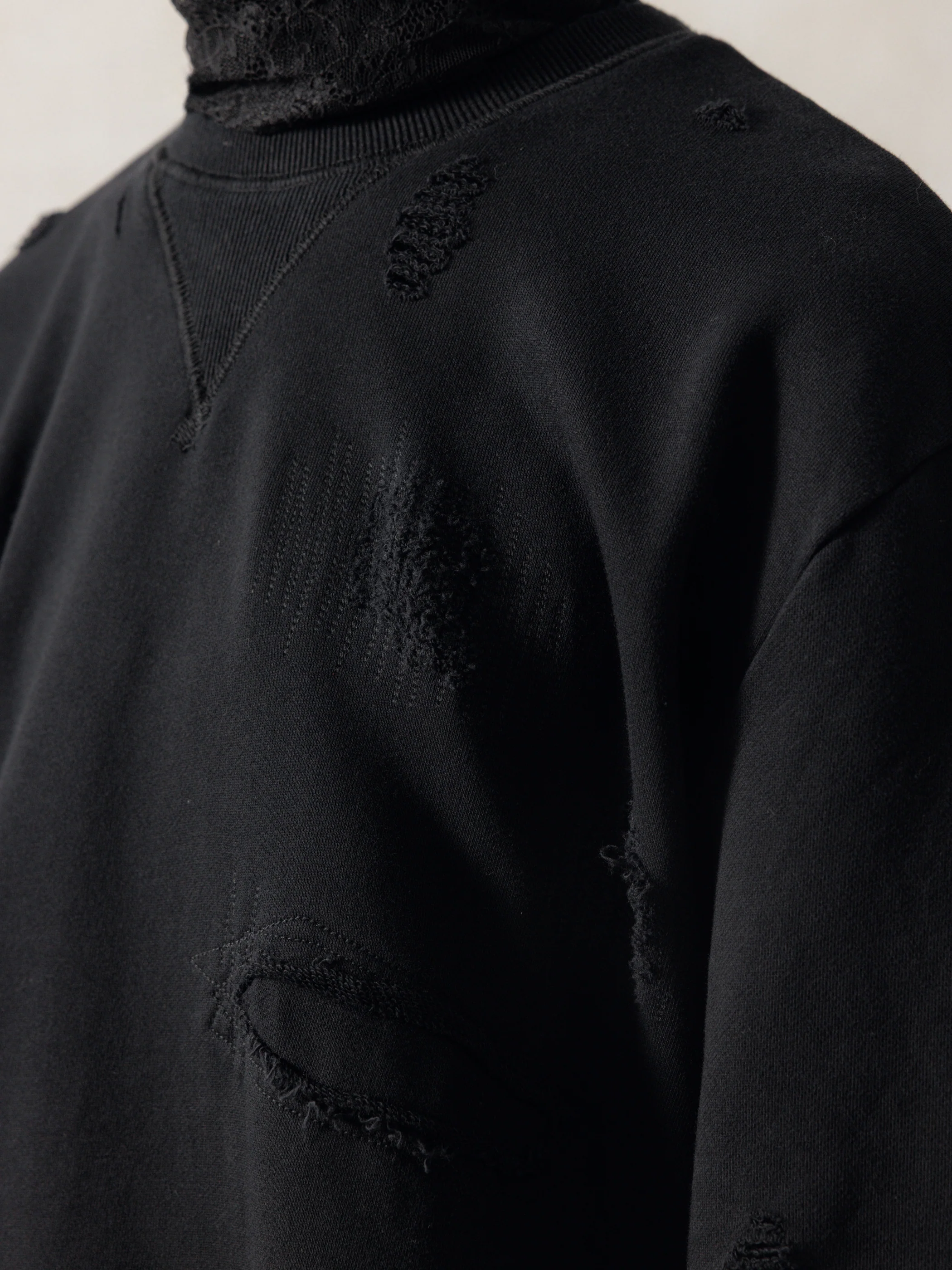 25FW｜Double V Destroyed Sweater (Black) - Image 7