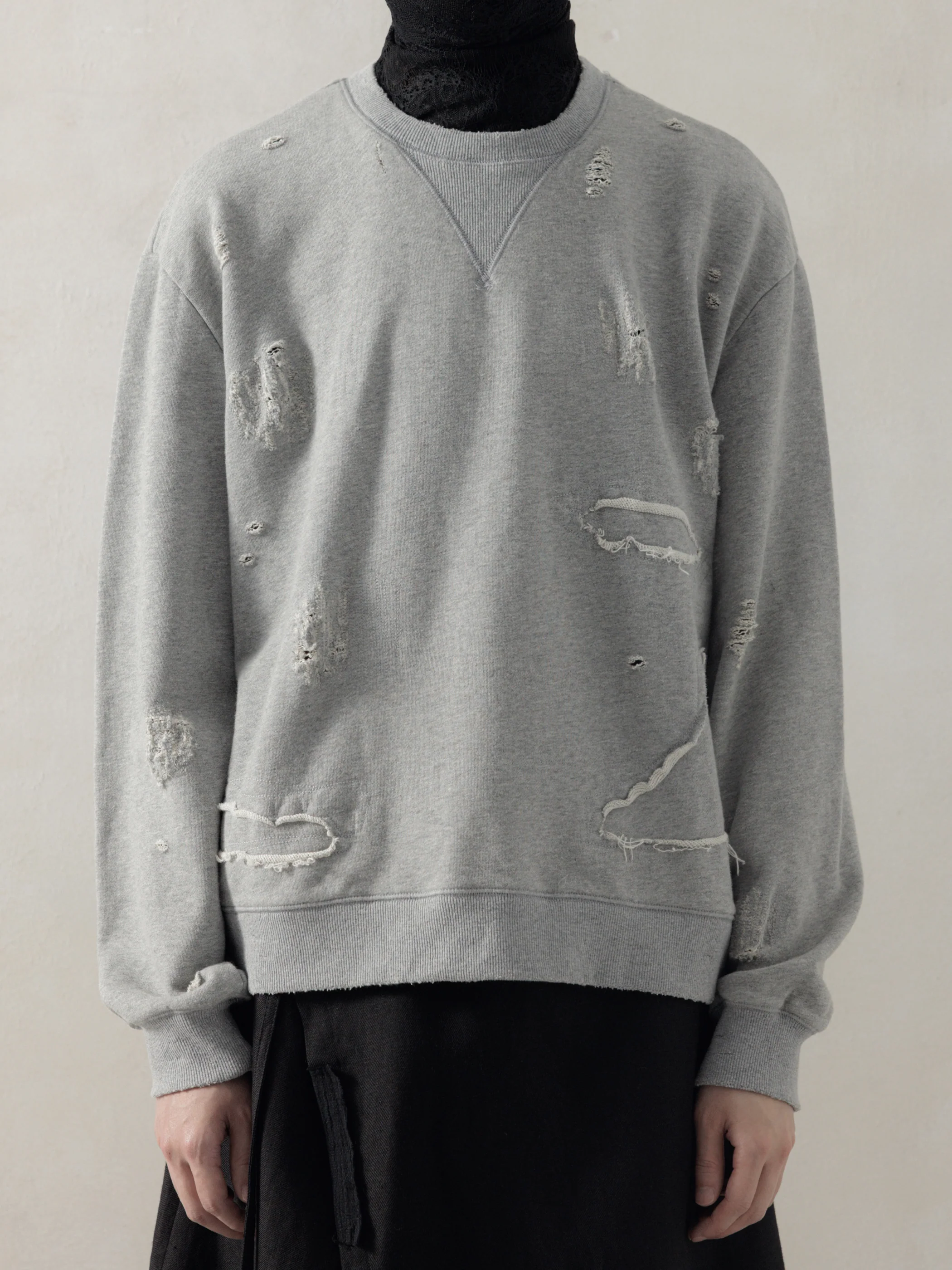25FW|Double V Destroyed Sweater (Grey)