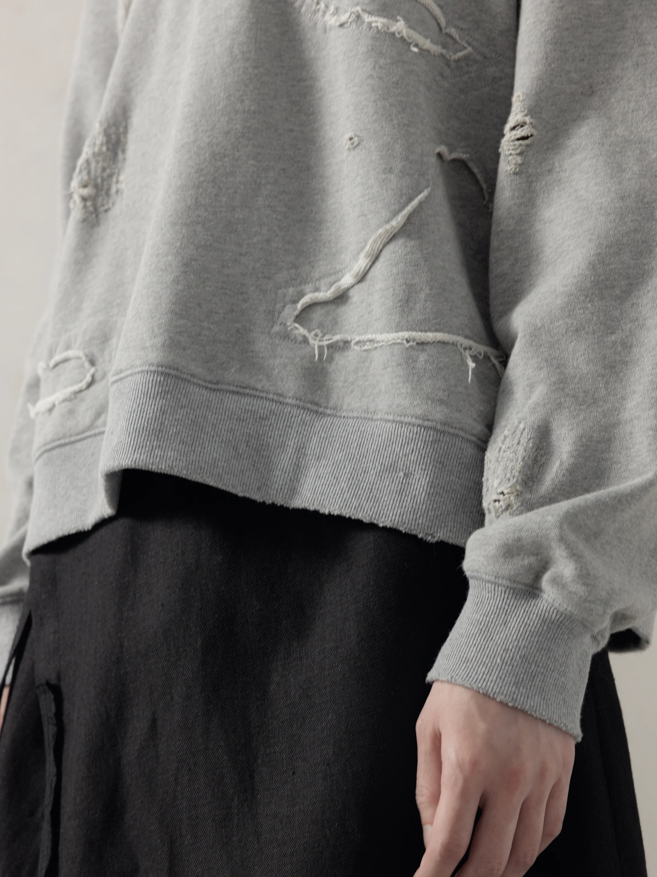 25FW|Double V Destroyed Sweater (Grey) - Image 8