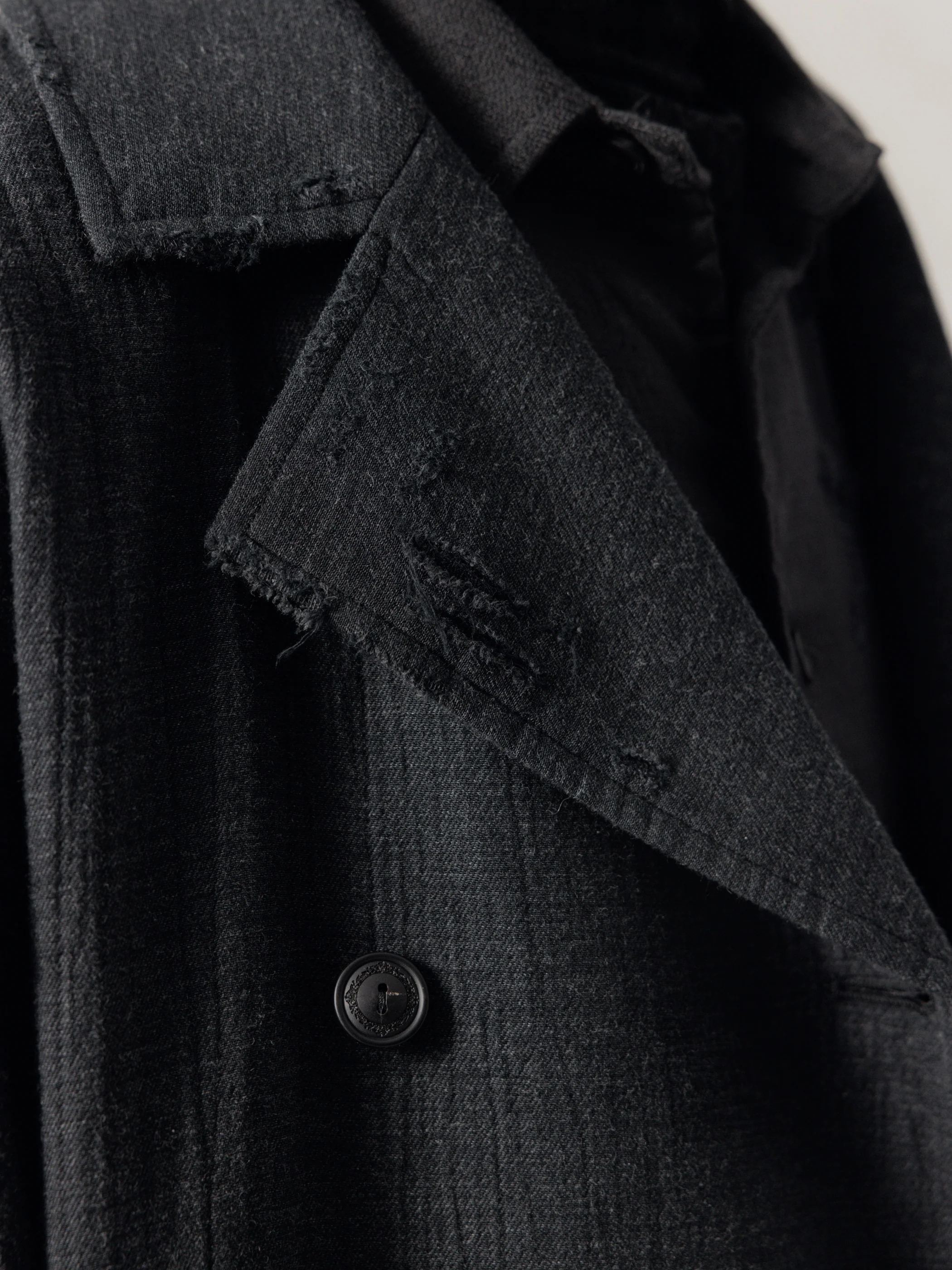 25FW｜Shepherd Double Breasted Distressed Coat - Image 10