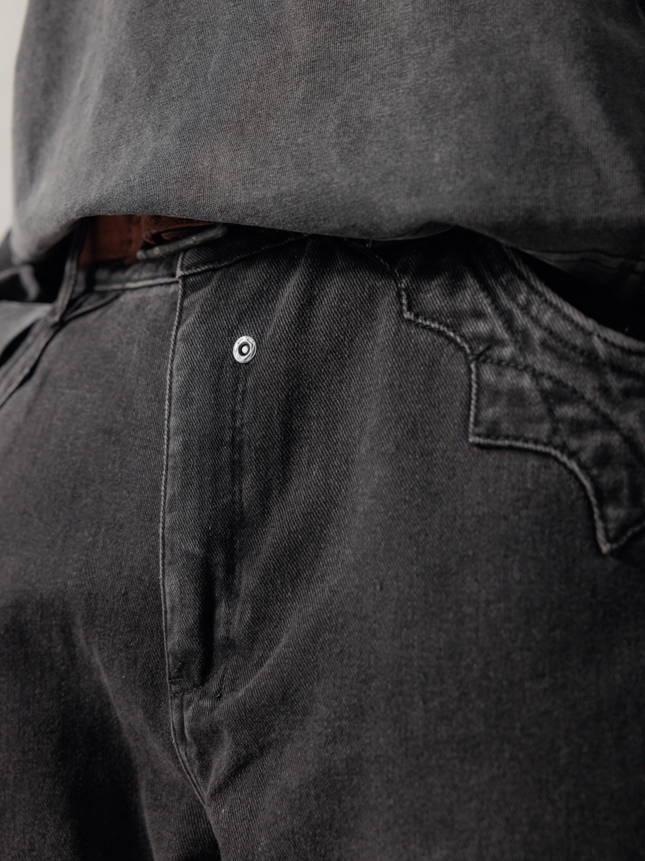 25FW|Washed Denim - Image 6