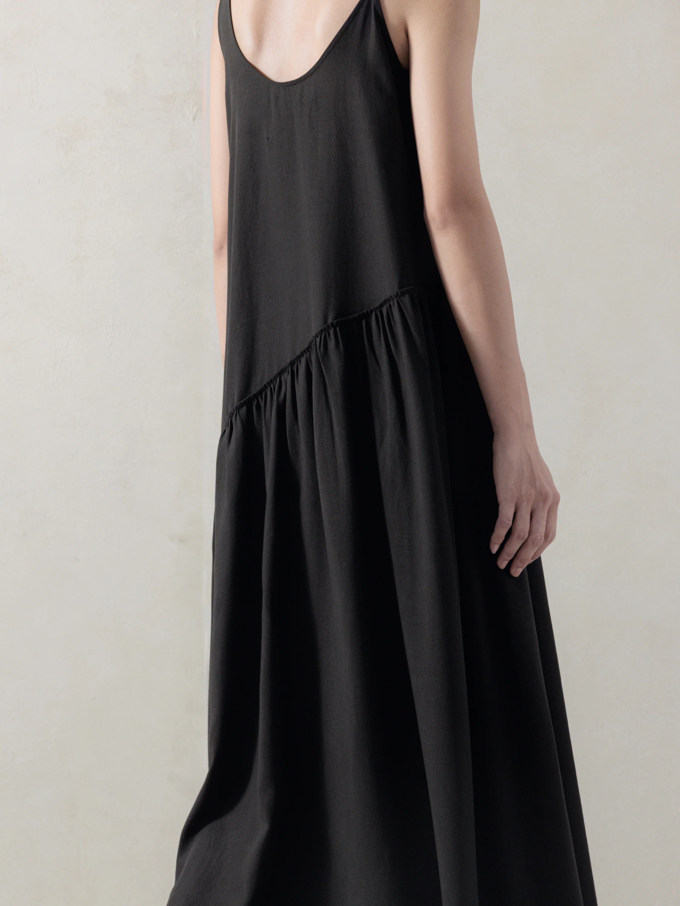 25FW WMS|Comfort Midi Dress (Black) - Image 5
