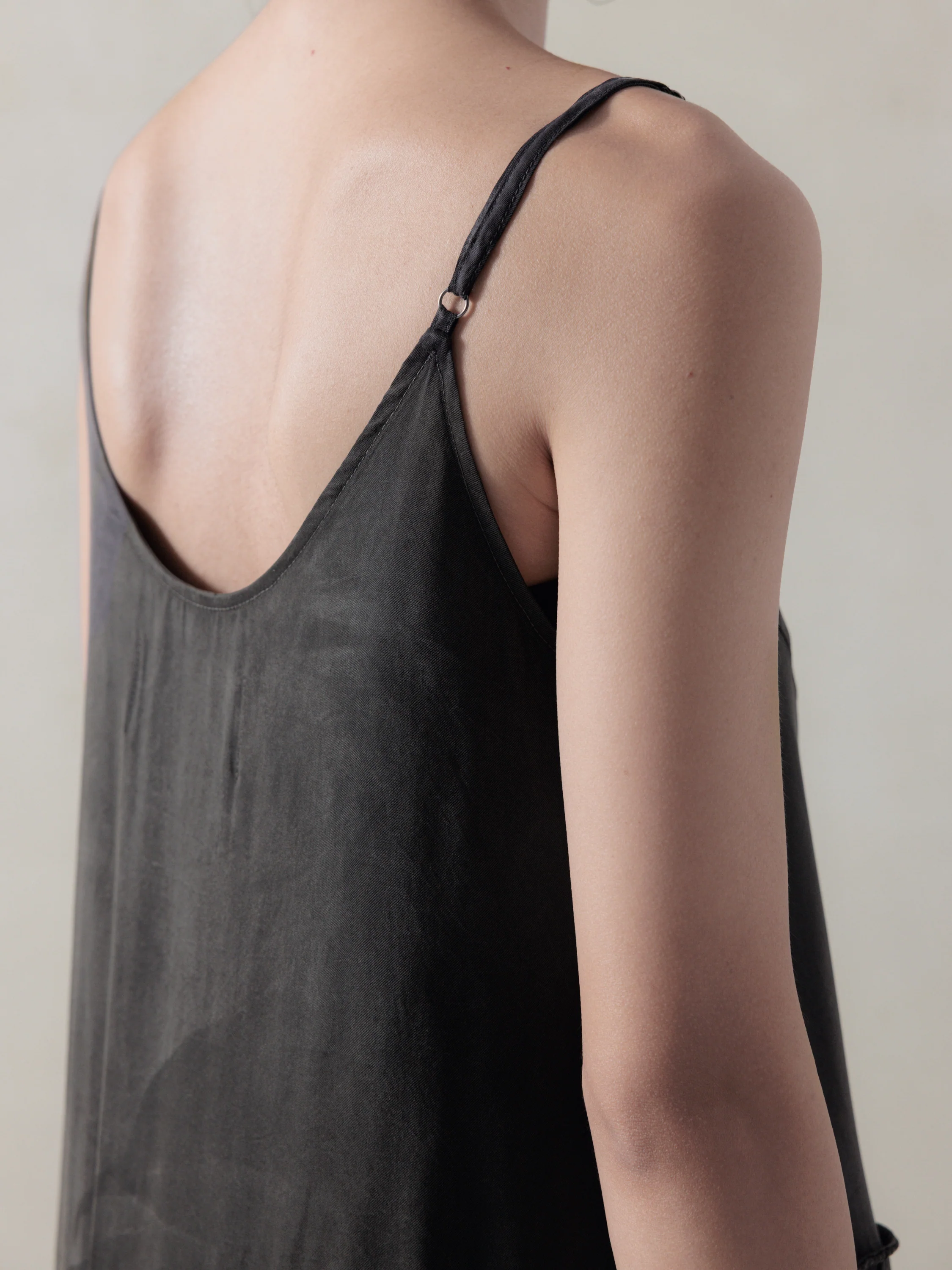 25FW WMS|Comfort Midi Dress (Grey) - Image 4