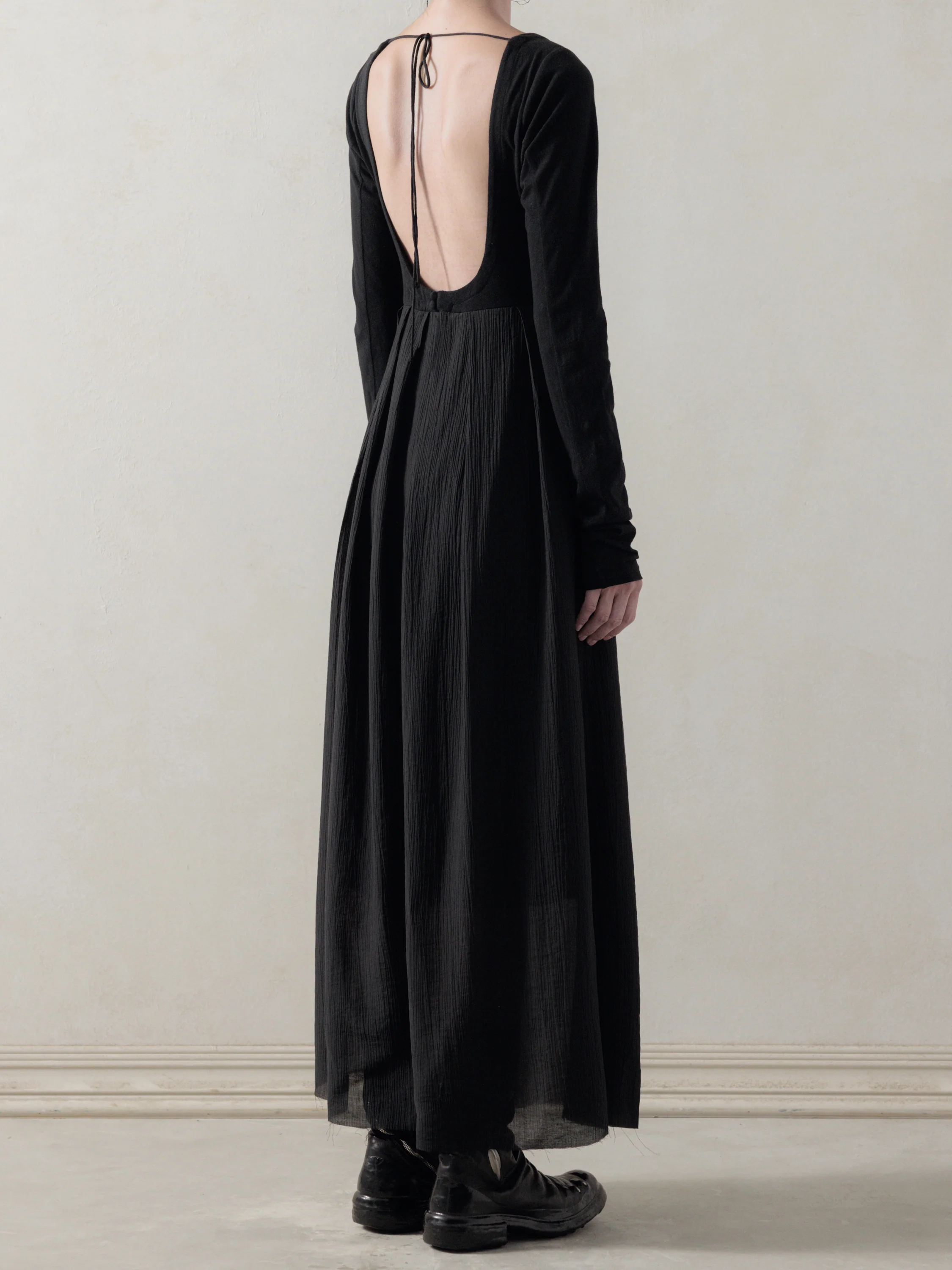 25FW WMS｜Cut-out Dress - Image 3
