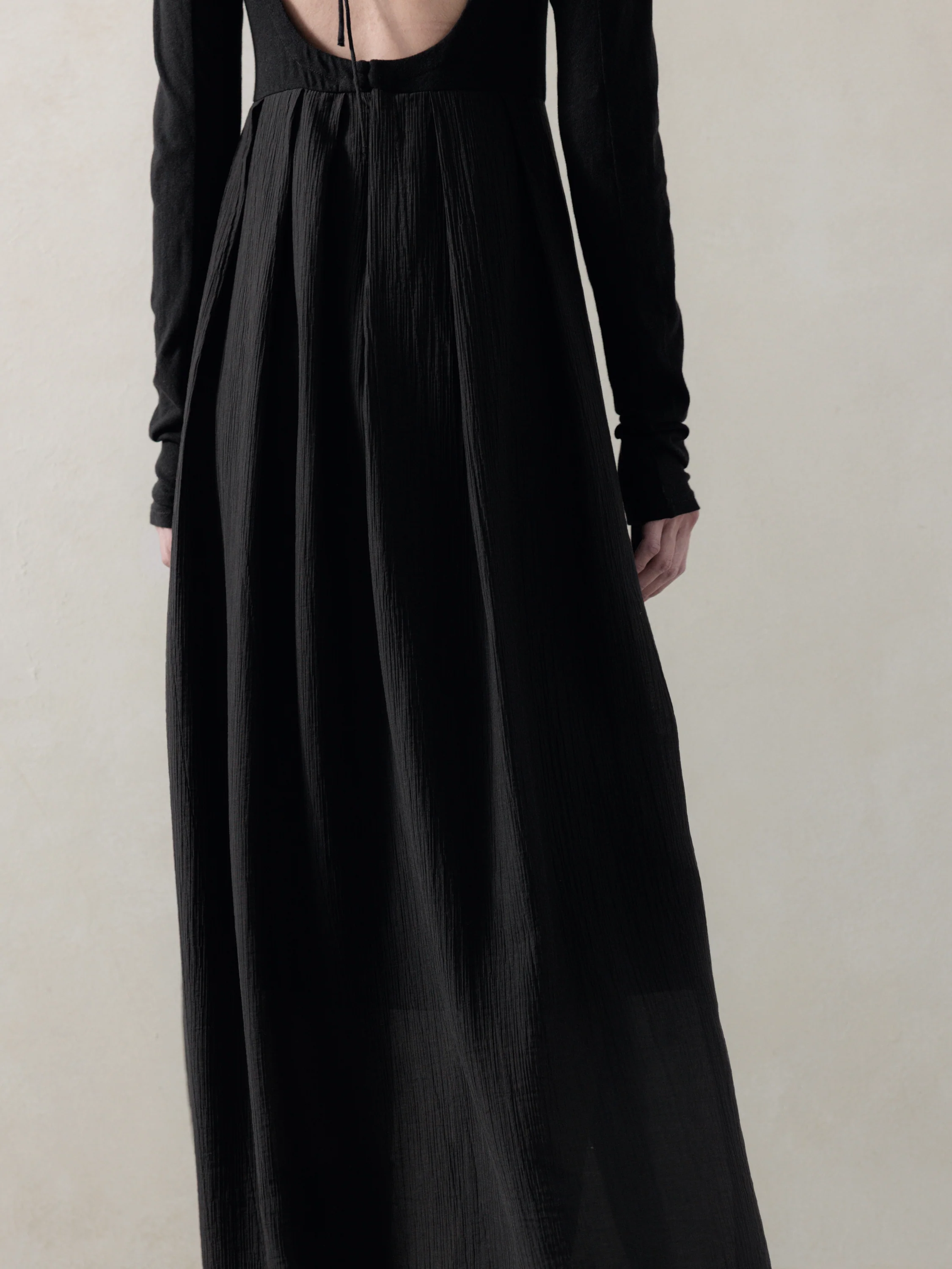 25FW WMS｜Cut-out Dress - Image 5