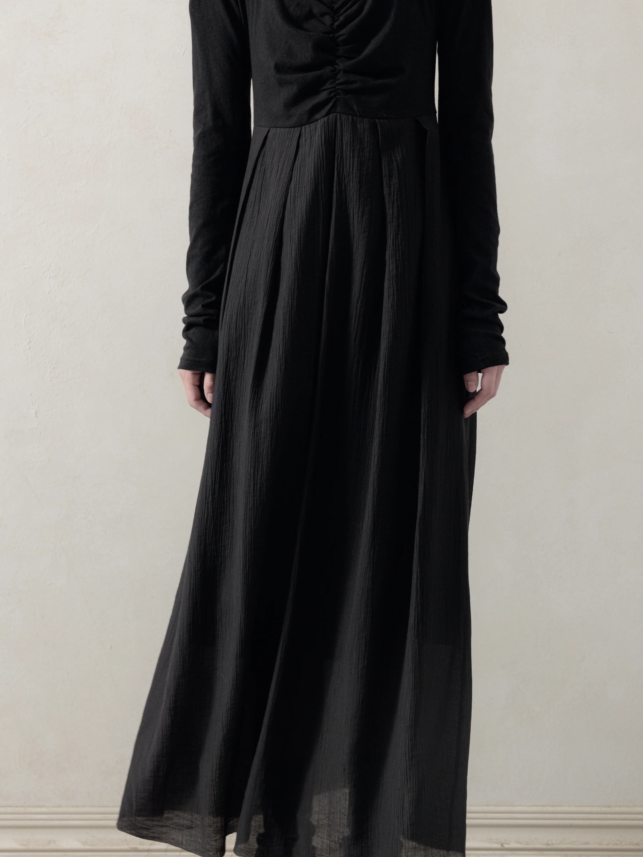 25FW WMS｜Cut-out Dress - Image 6