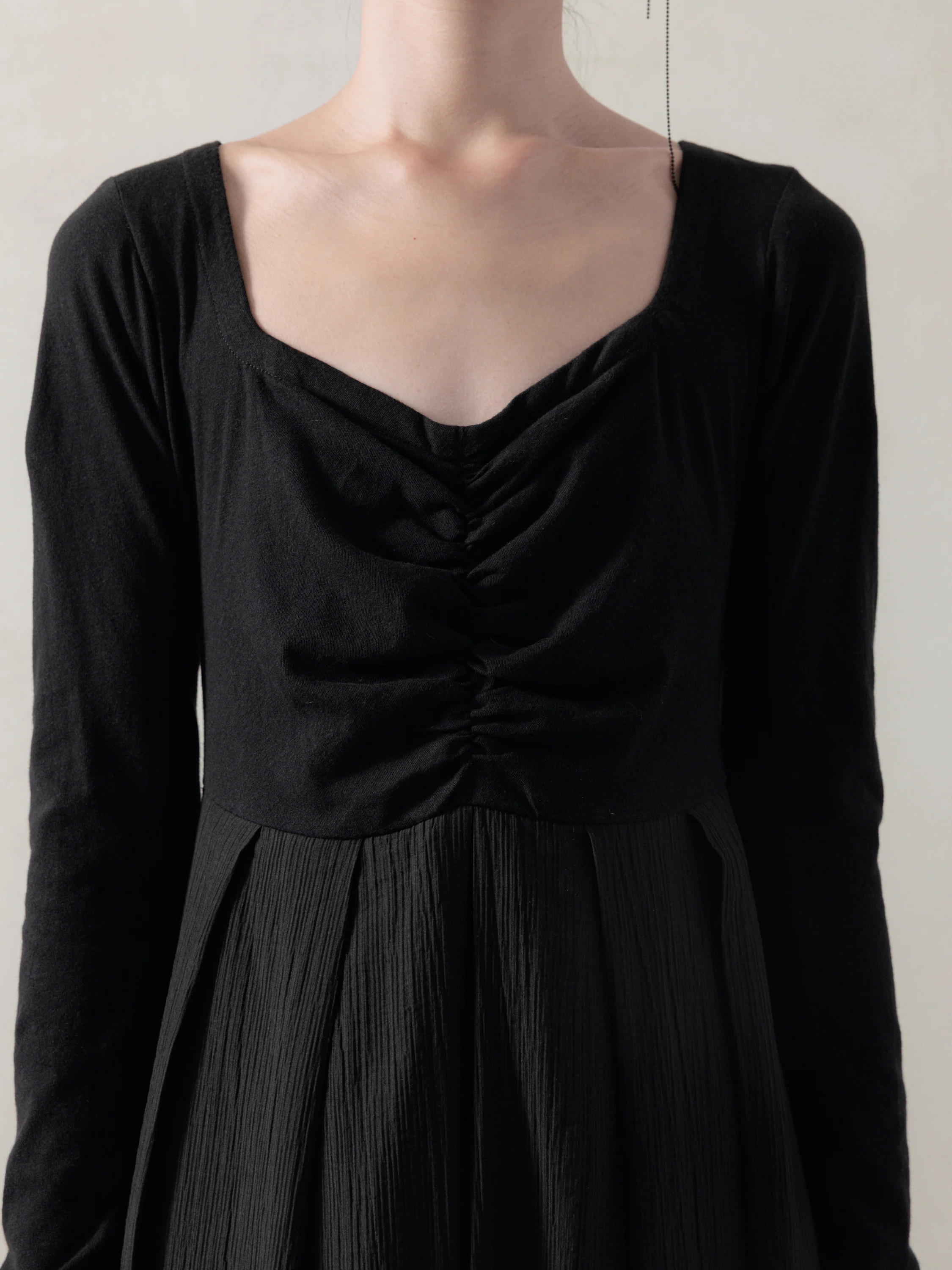 25FW WMS｜Cut-out Dress - Image 7