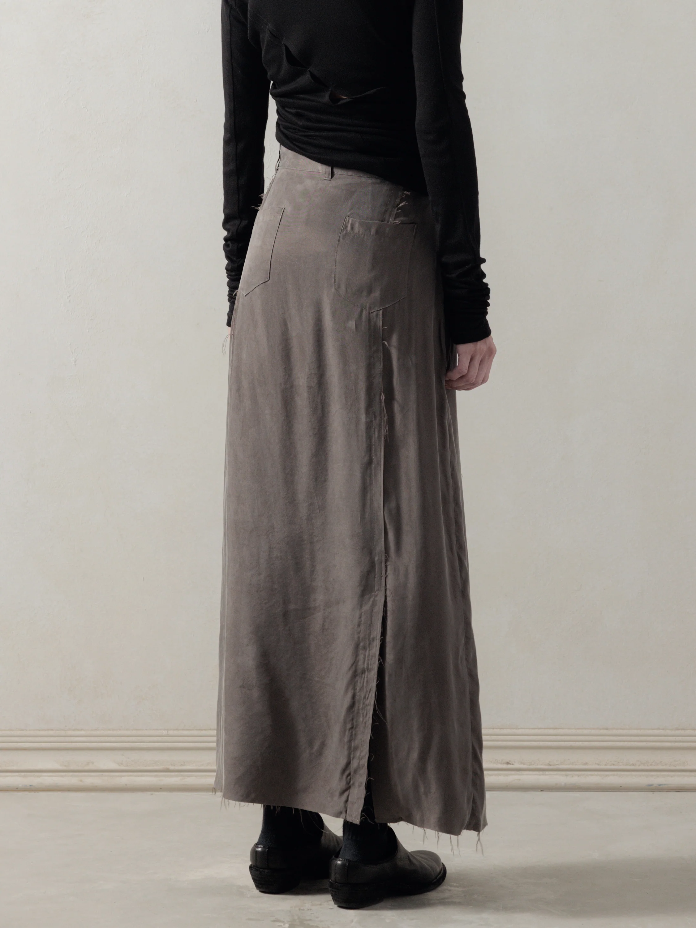 25FW WMS|Frayed Skirt (Grey) - Image 3