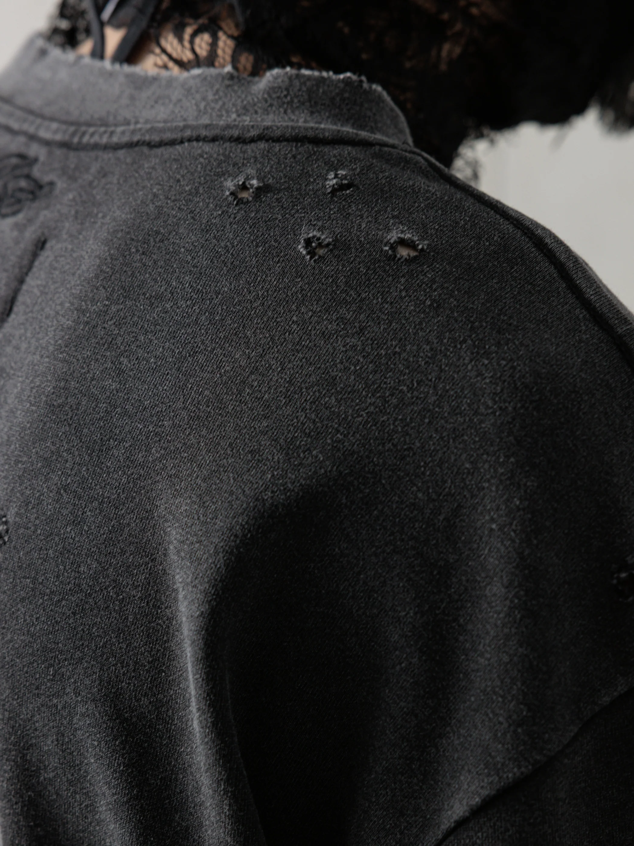 25SS｜Distressed LS (Black) - Image 4