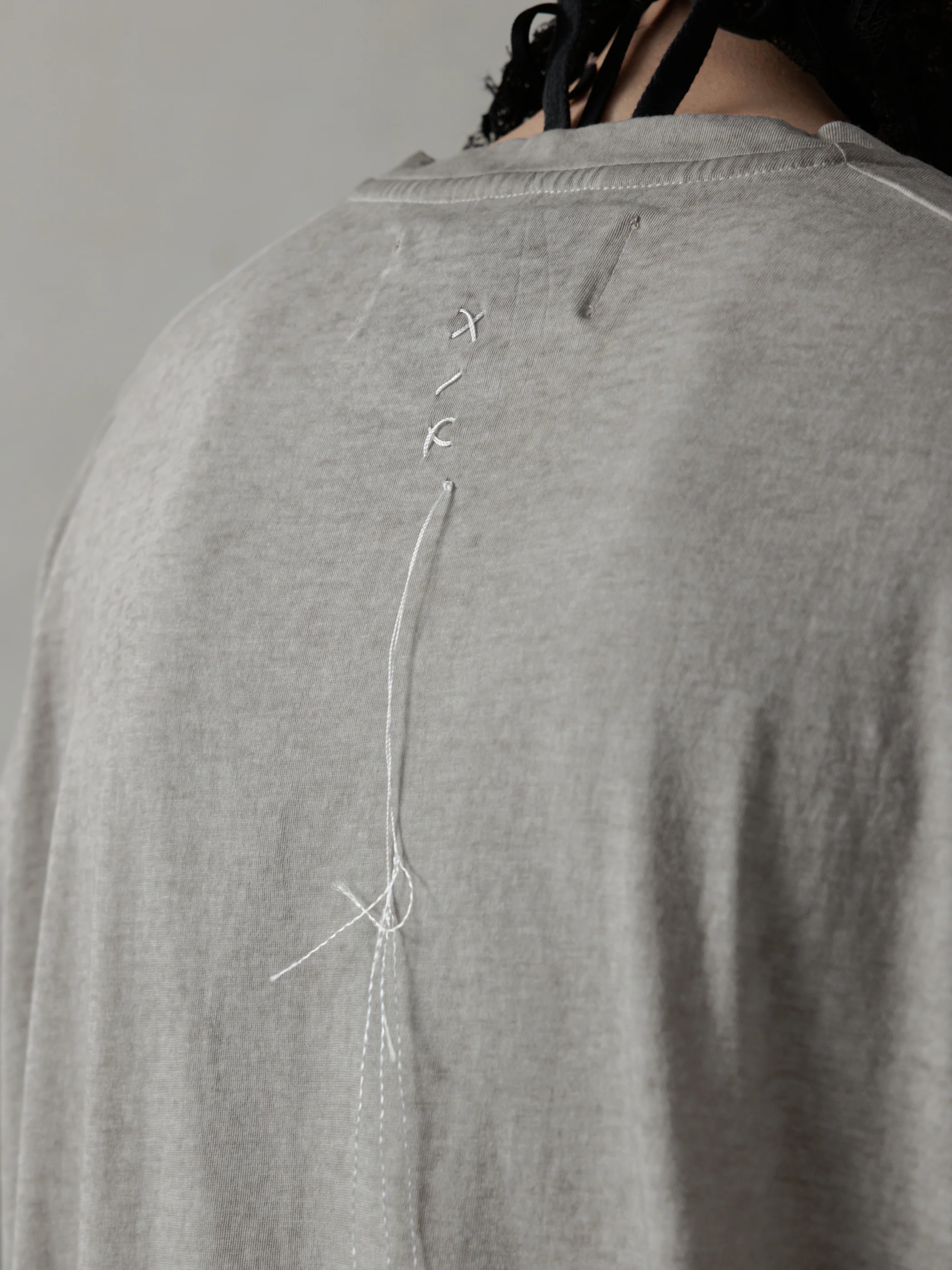 25SS｜Faded Tee (Cold Dyed Light Grey) - Image 4