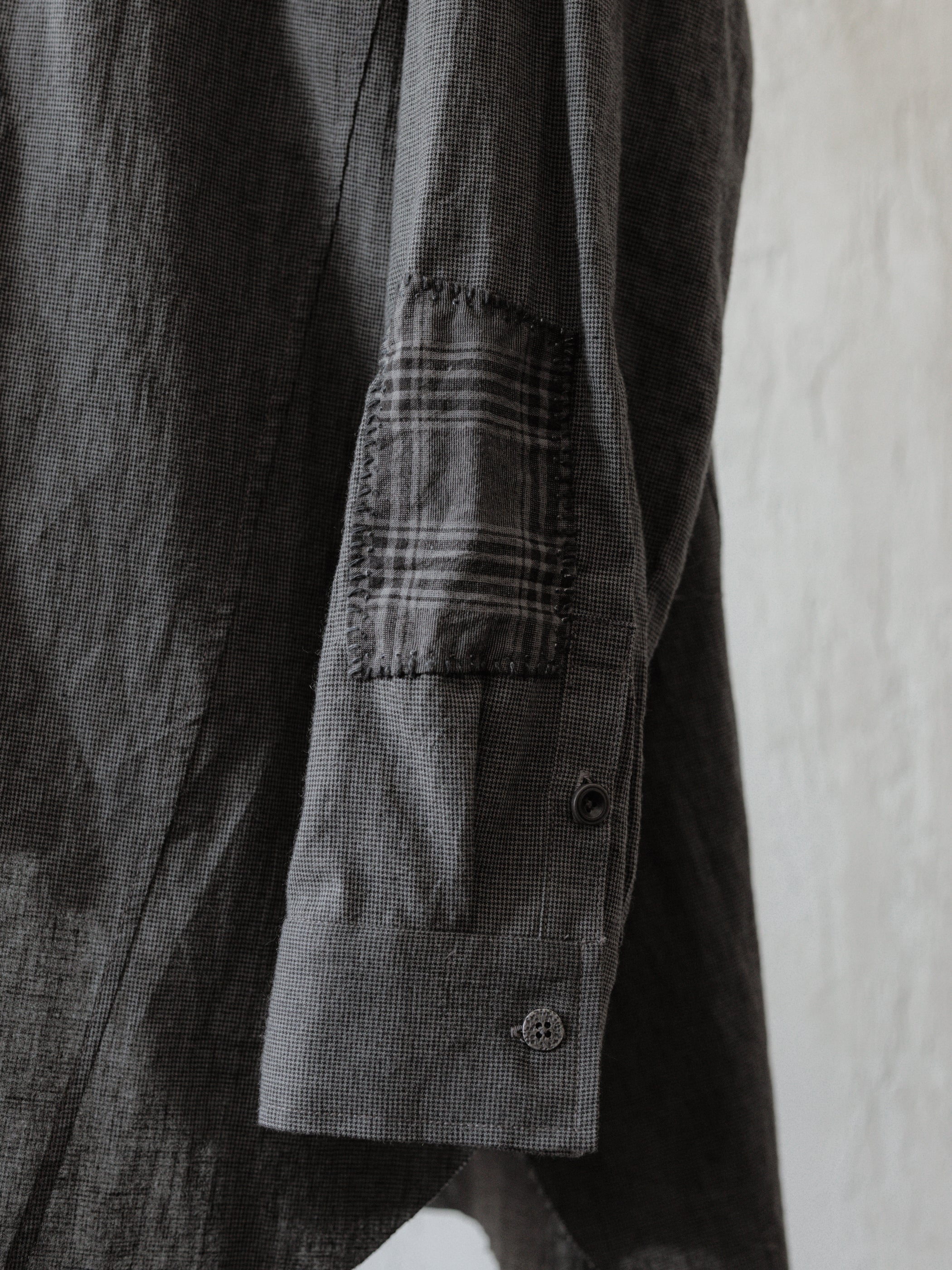 Forgotten Materials｜0222 / Grandpa's Repaired Shirt (Dark Grey) - Image 3
