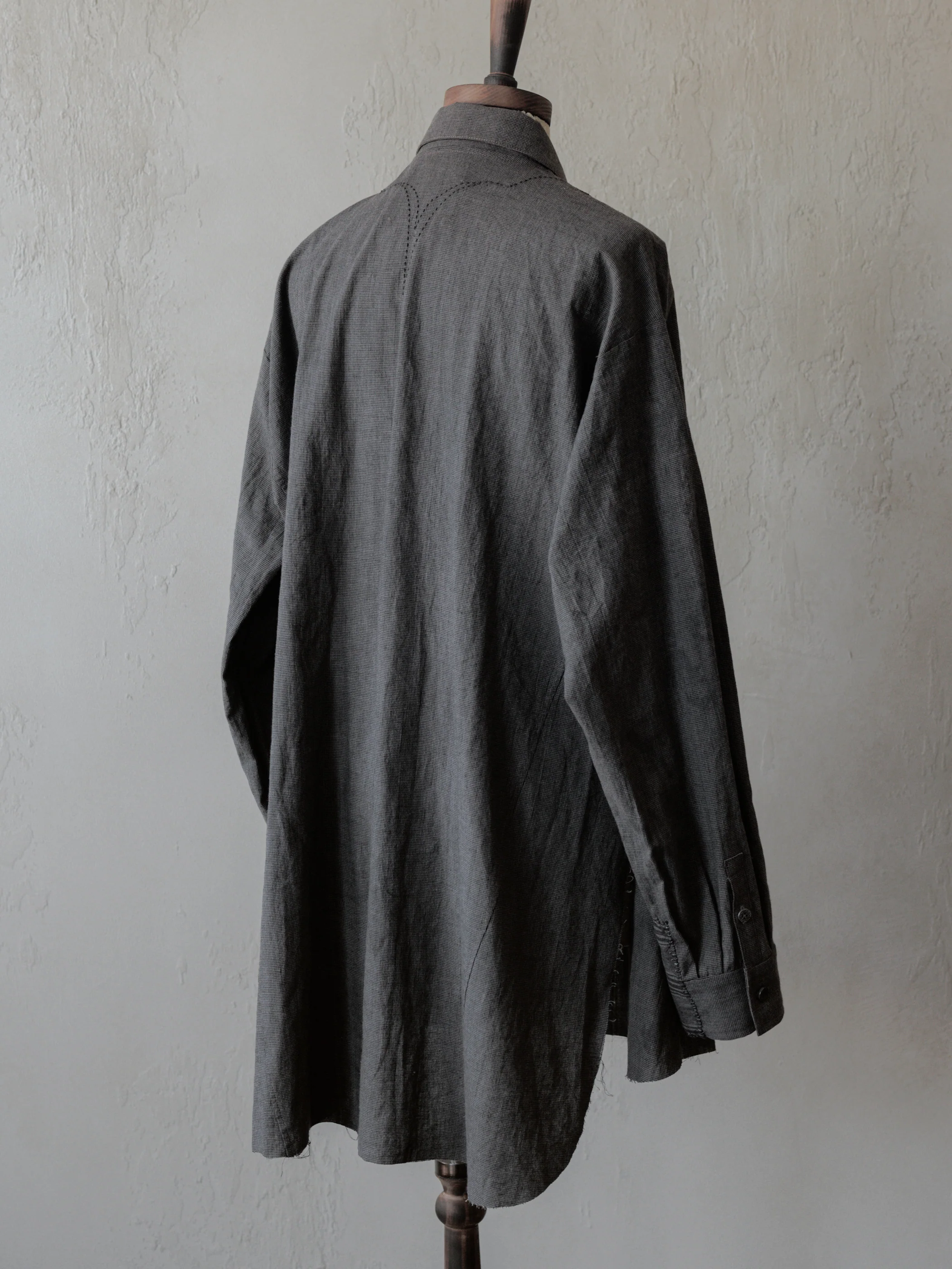 Forgotten Materials｜0222 / Grandpa's Repaired Shirt (Dark Grey) - Image 4