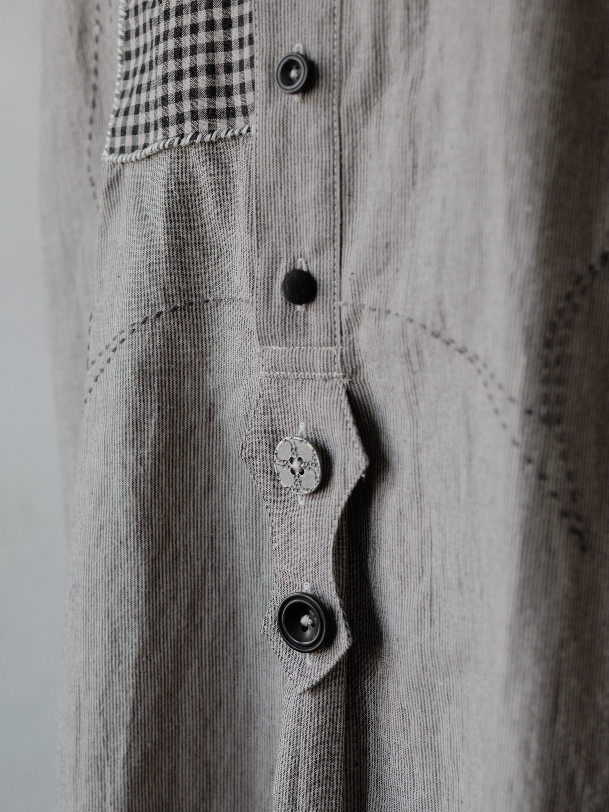 Forgotten Materials|0222 / Grandpa's Repaired Shirt (Grey) - Image 2
