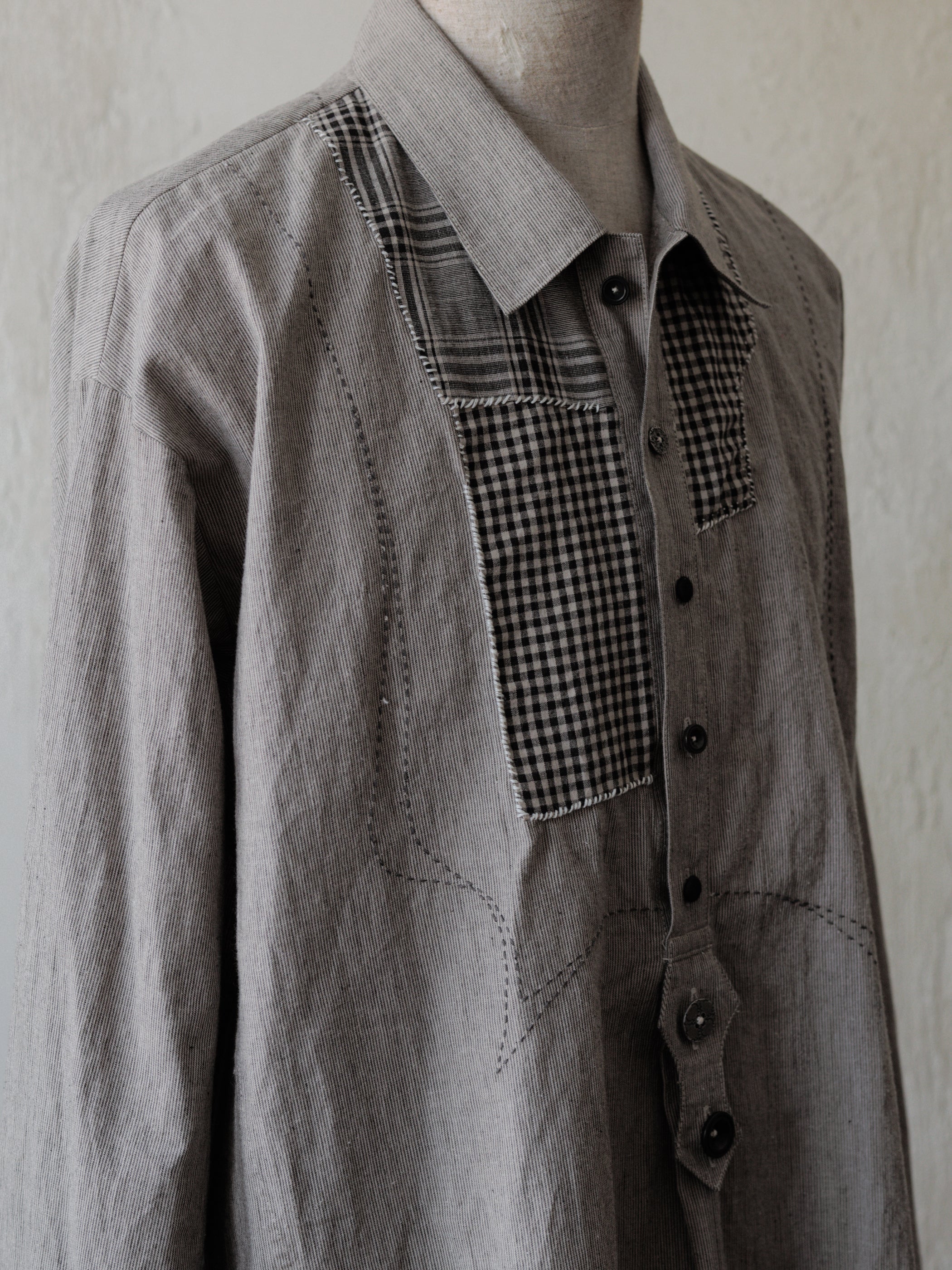 Forgotten Materials|0222 / Grandpa's Repaired Shirt (Grey) - Image 3