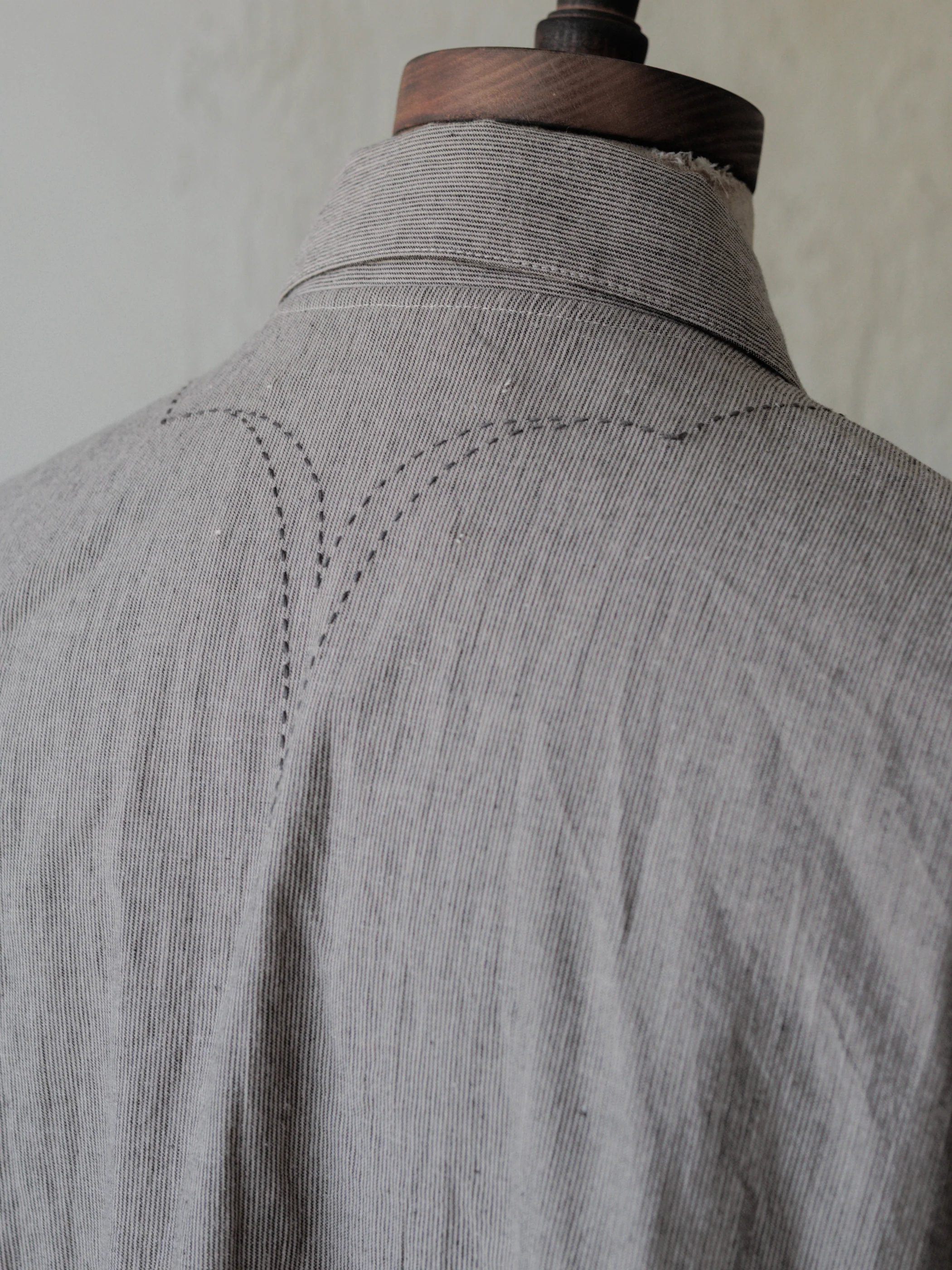 Forgotten Materials|0222 / Grandpa's Repaired Shirt (Grey) - Image 4