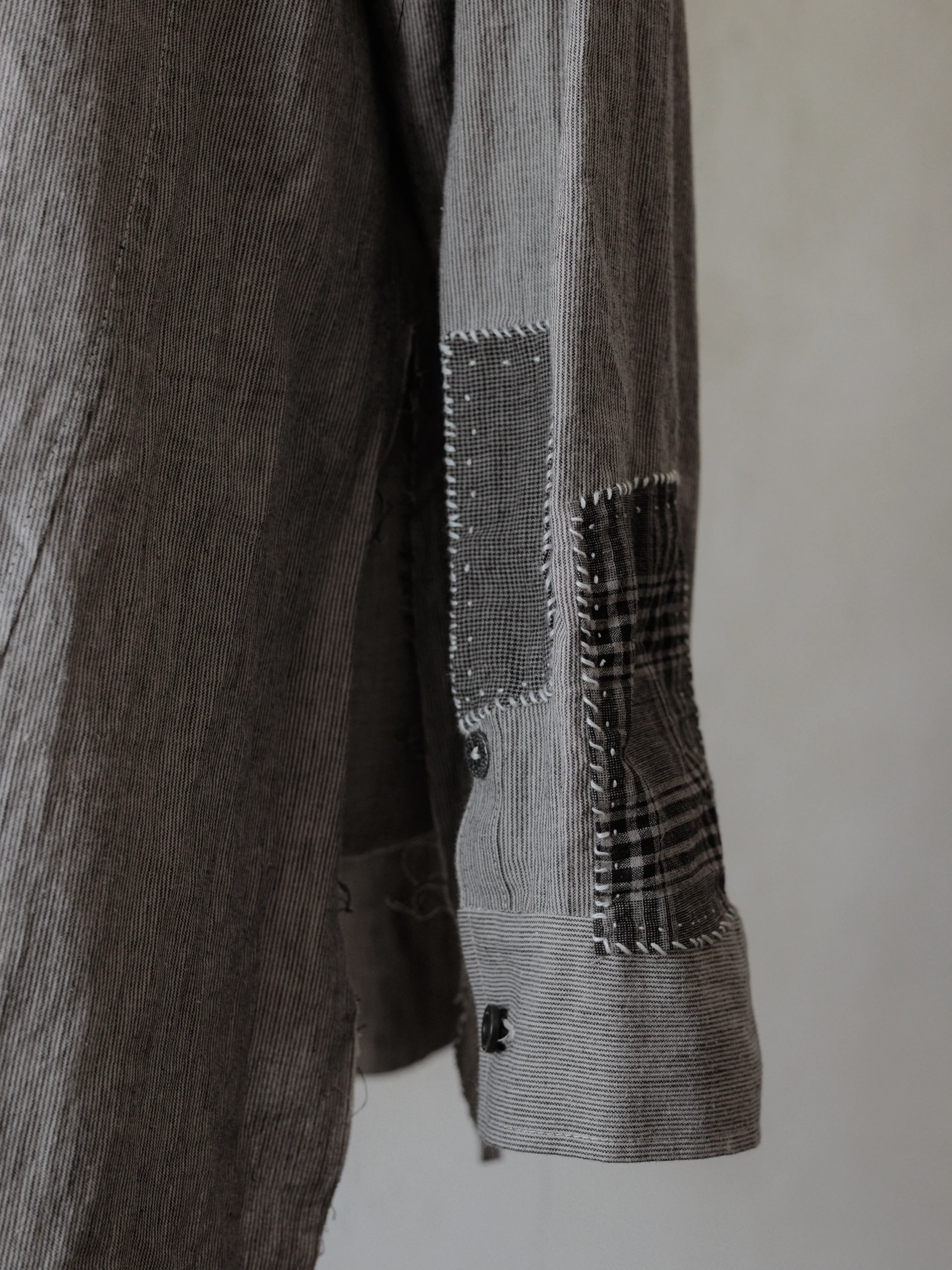 Forgotten Materials|0222 / Grandpa's Repaired Shirt (Grey) - Image 5