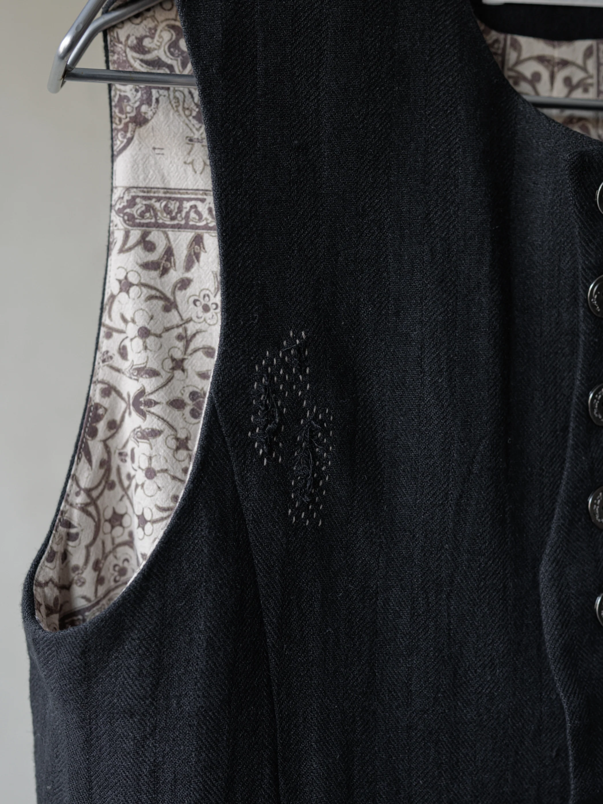 Forgotten Materials｜0222 / Waistcoat (Black) - Image 4