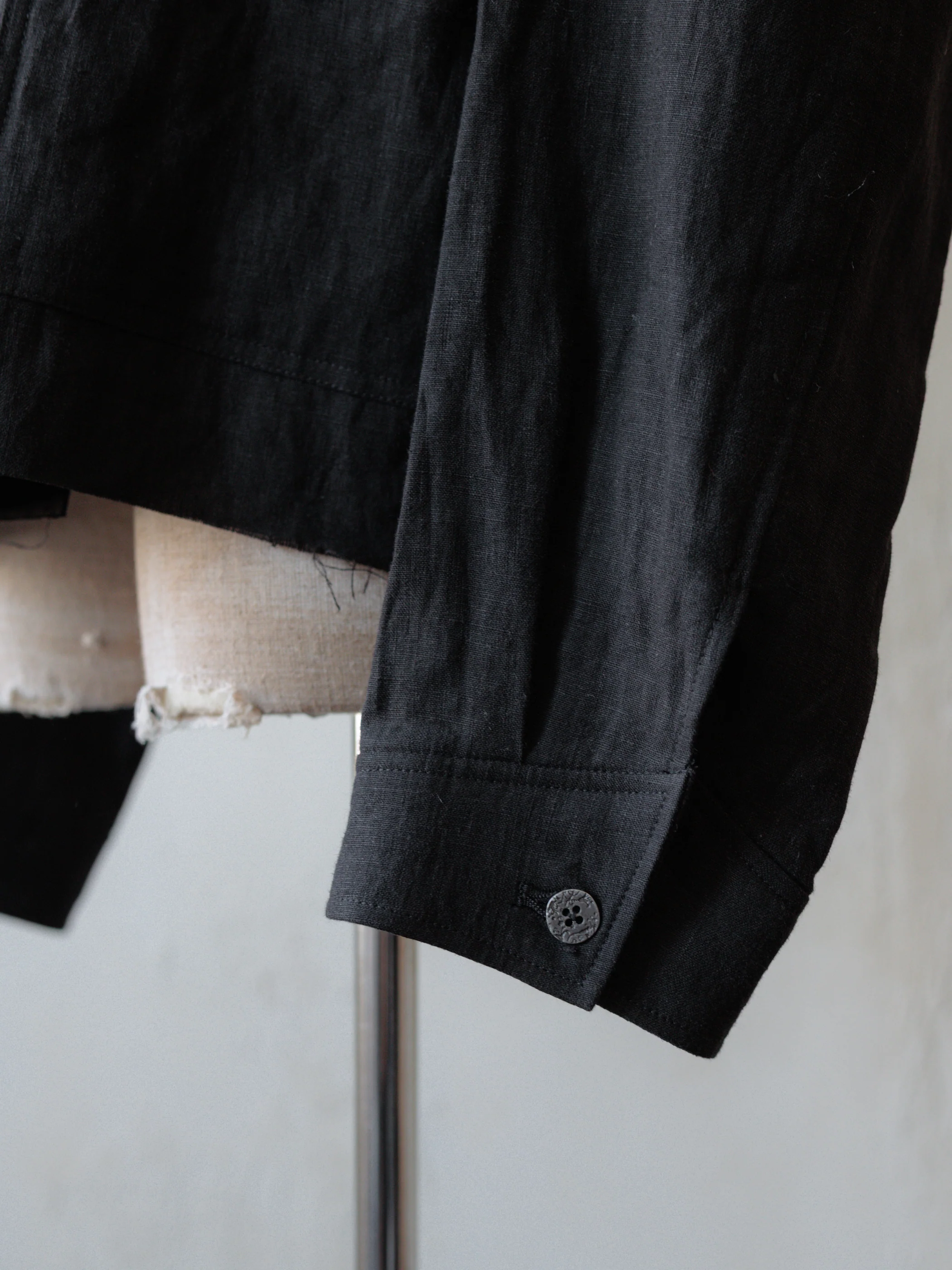 Forgotten Materials｜Linen DB JKT (Black) - Image 3