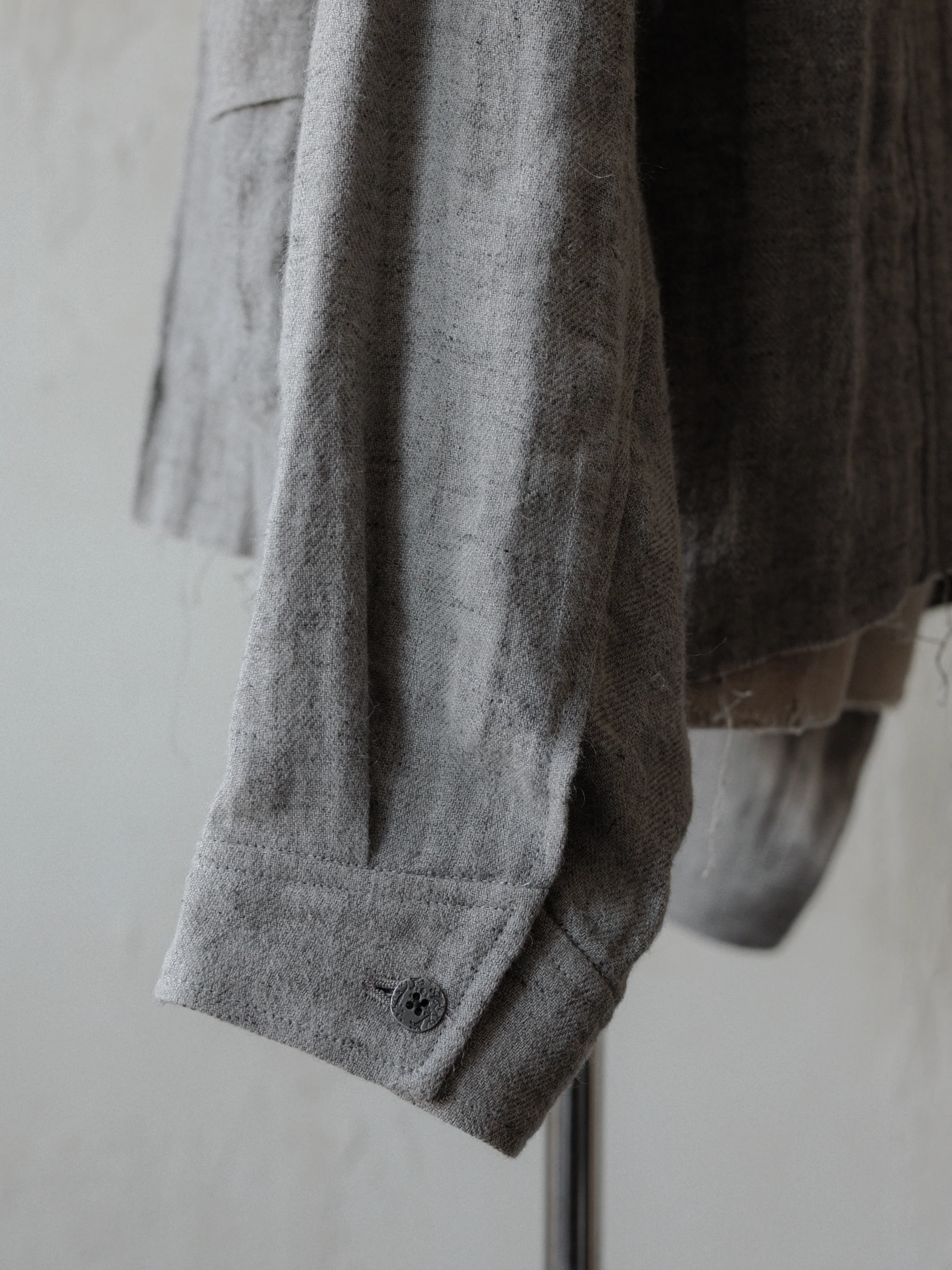 Forgotten Materials｜Linen DB JKT (Grey) - Image 3