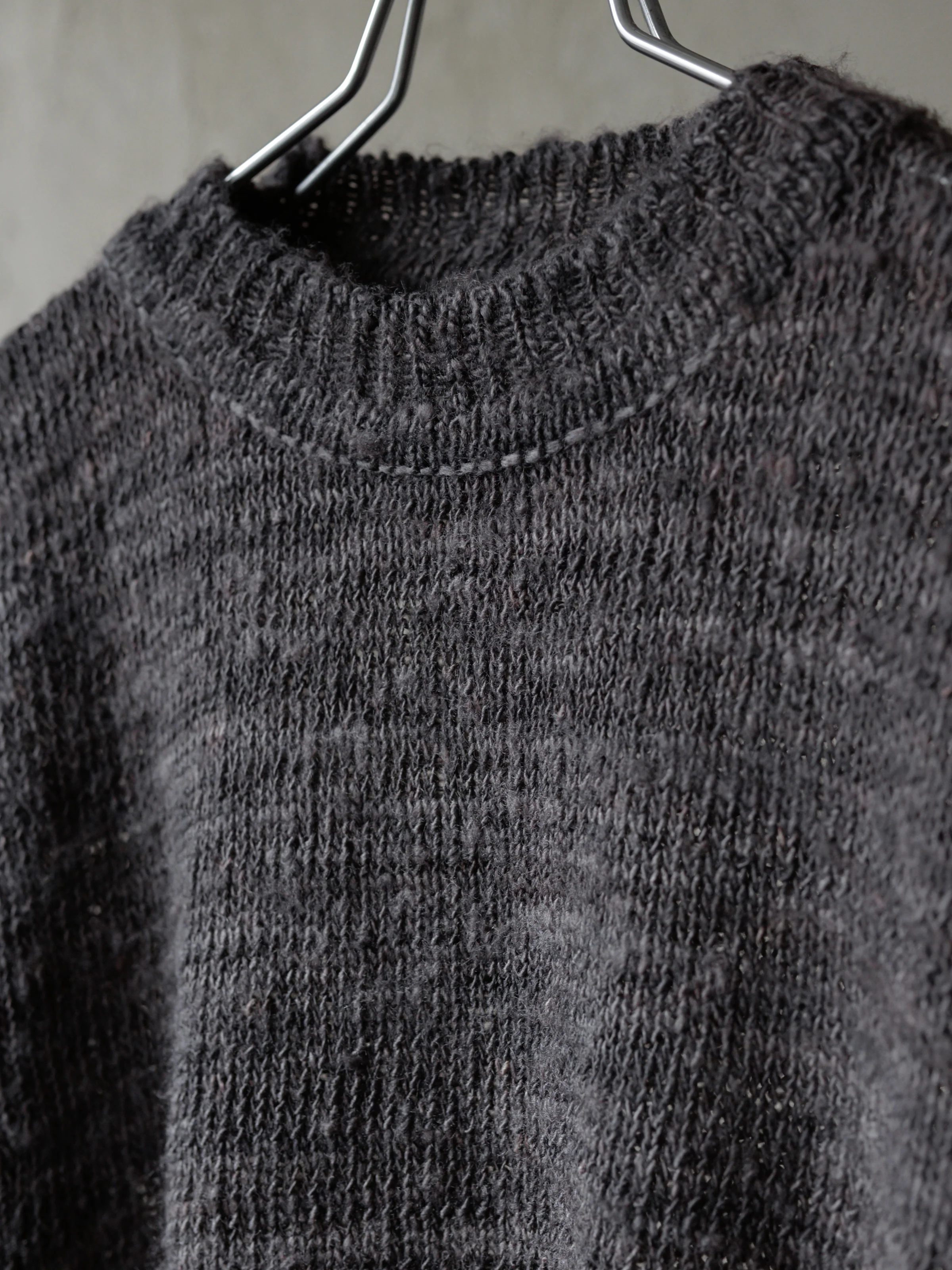 Forgotten Materials｜Tussah Silk Handspun Yarn Top (Natural Dyed Dark Purple) - Image 2