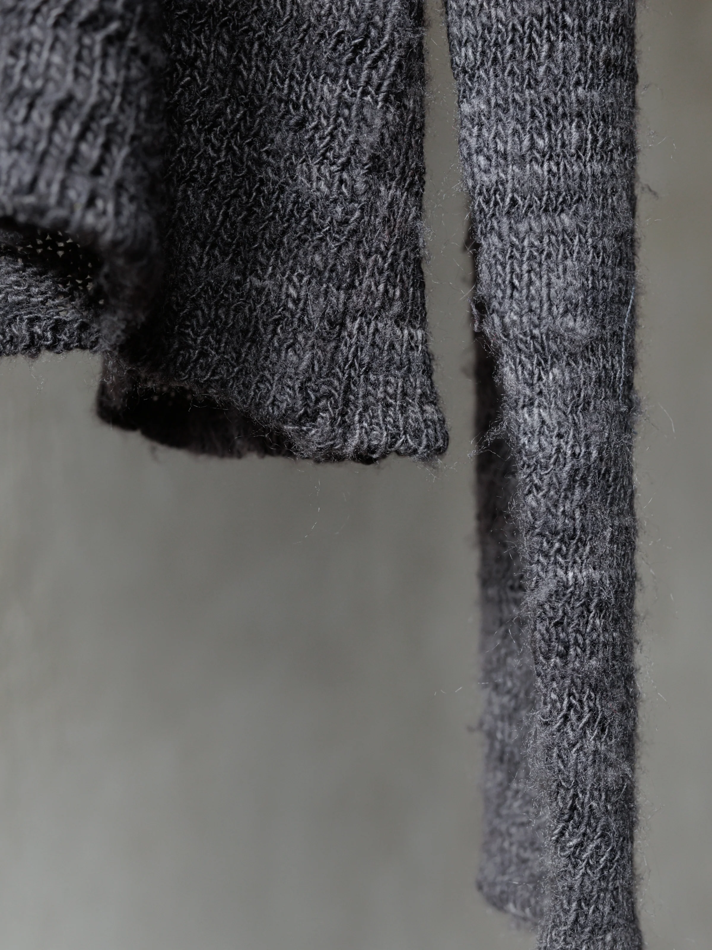 Forgotten Materials｜Tussah Silk Handspun Yarn Top (Natural Dyed Dark Purple) - Image 3