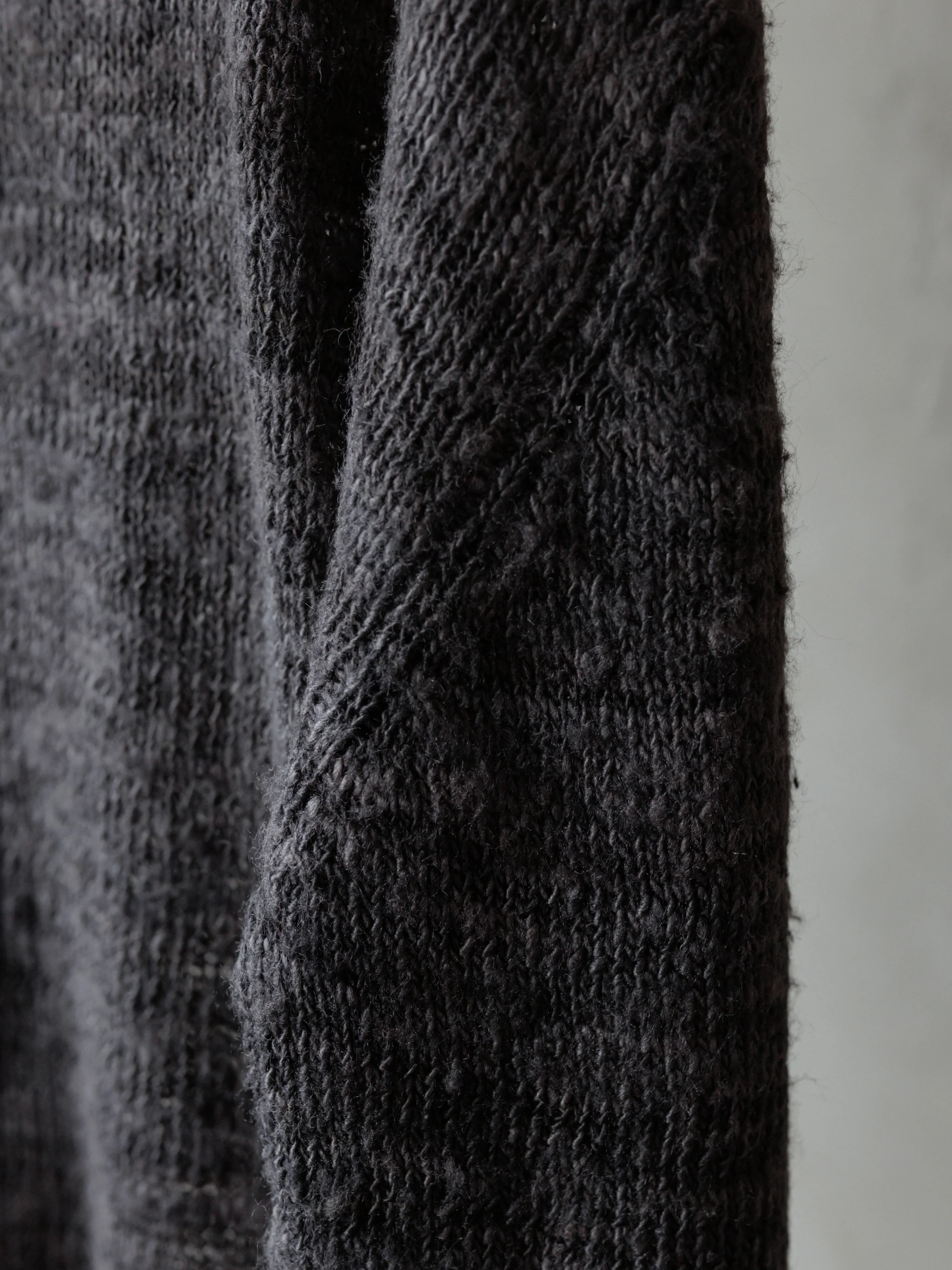 Forgotten Materials｜Tussah Silk Handspun Yarn Top (Natural Dyed Dark Purple) - Image 5